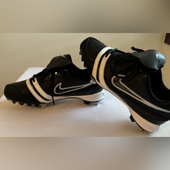 Nike Women’s Diamond Slasher Black & White Baseball Cleats Size 8.5 - Picture 1 of 13
